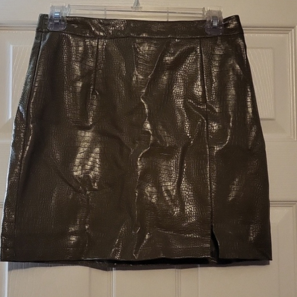 Glam Olive Textured Mini Skirt